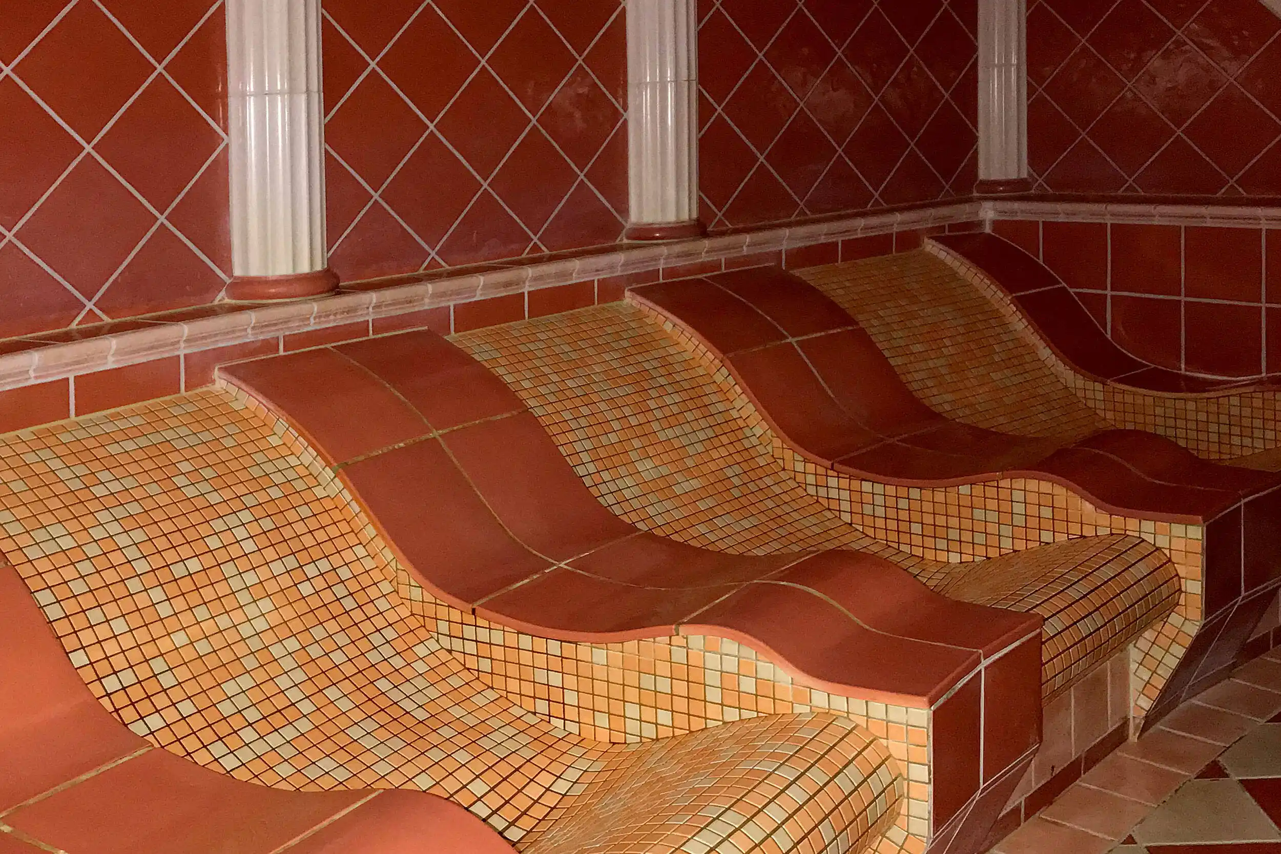 Laconium Tepidarium · 35–40 °C · Luftfeuchtigkeit 20–30 % · Textilfrei Ja · im Wellnesshotel Jagdhof  · Deutschland · Bayern