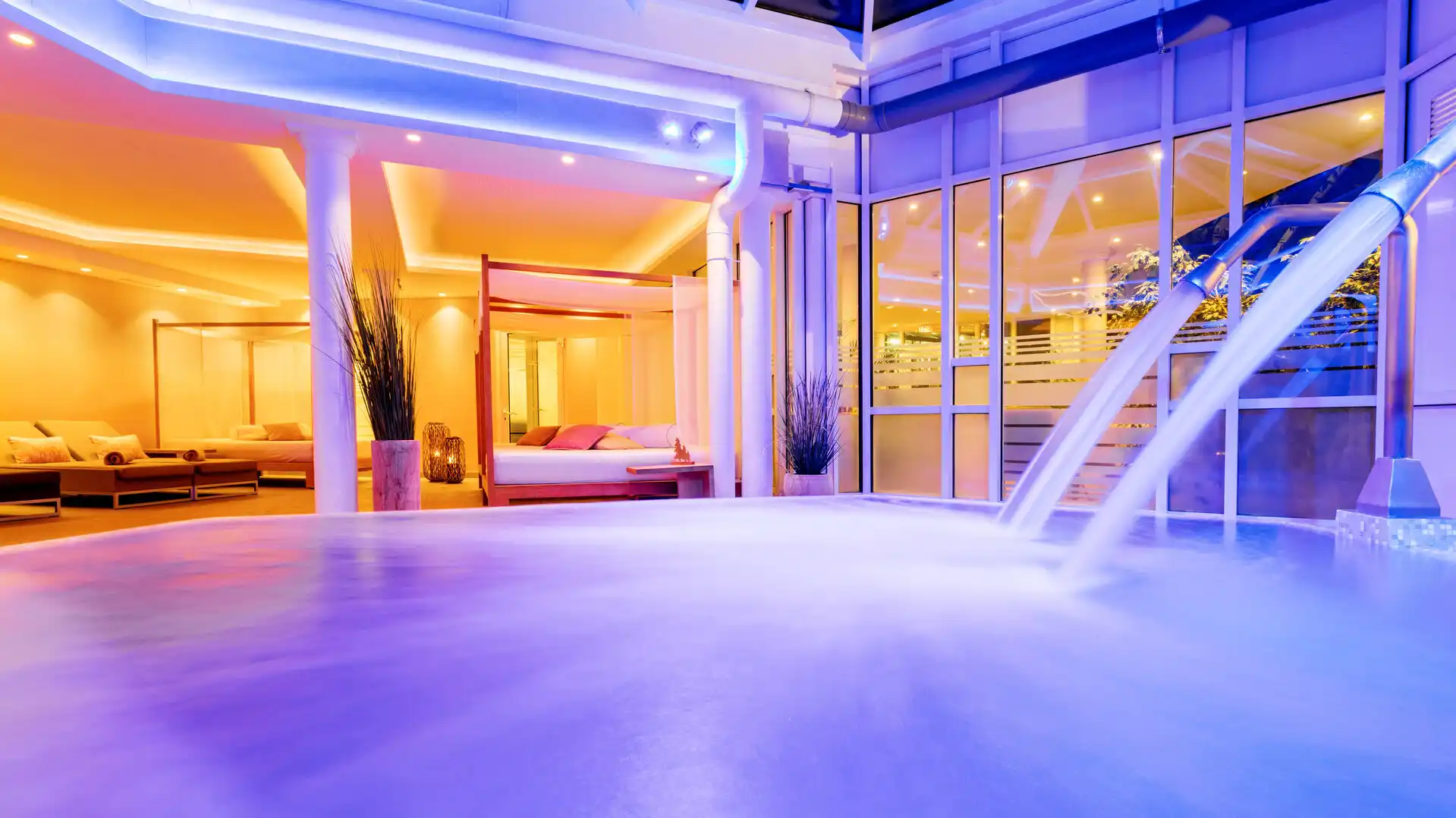 Erlebnisbecken · 30–32 °C · 4 x 5 Meter · Beheizt Ja · im Hotel Romantischer Winkel  · Niedersachsen · Deutschland