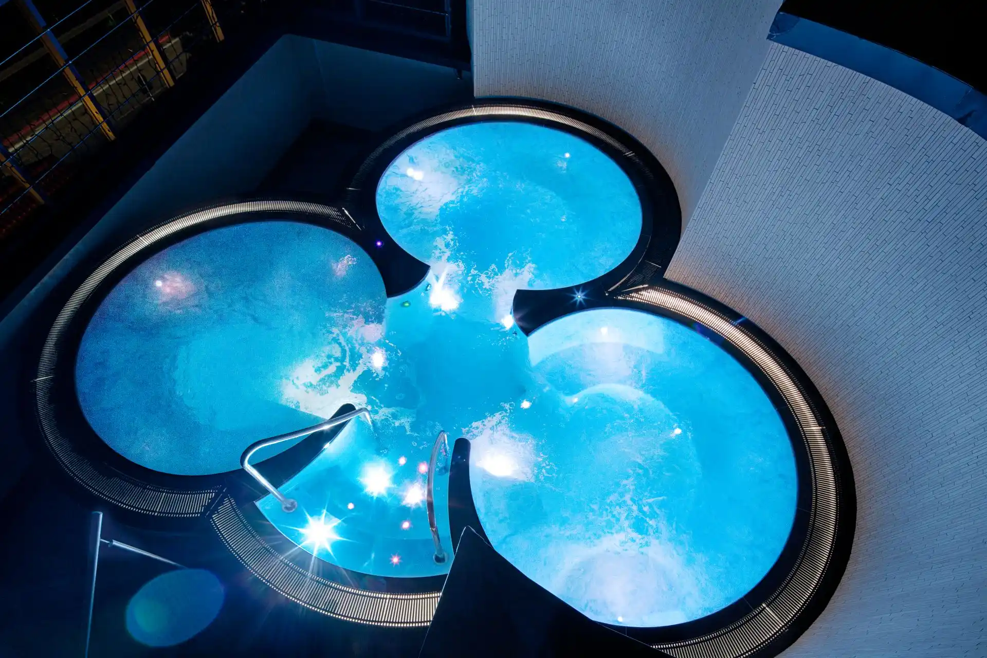 Sky Sole Whirlpool · 35–37 °C · nicht veröffentlicht · Beheizt Ganzjährig beheizt · im Wellness & Naturresort Reischlhof  · Bayern · Deutschland