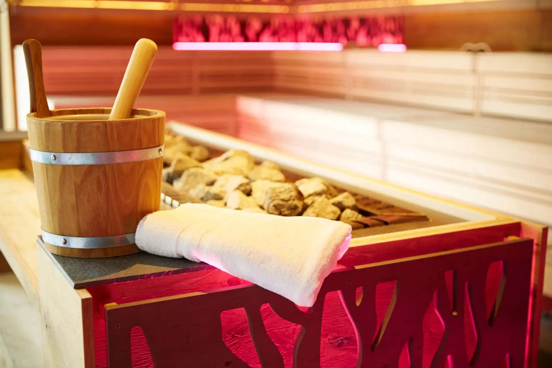Bergkristall Dampfsauna · 45 °C · Luftfeuchtigkeit 80–100 % · Textilfrei Ja · im Wellness & Naturresort Reischlhof  · Bayern · Deutschland