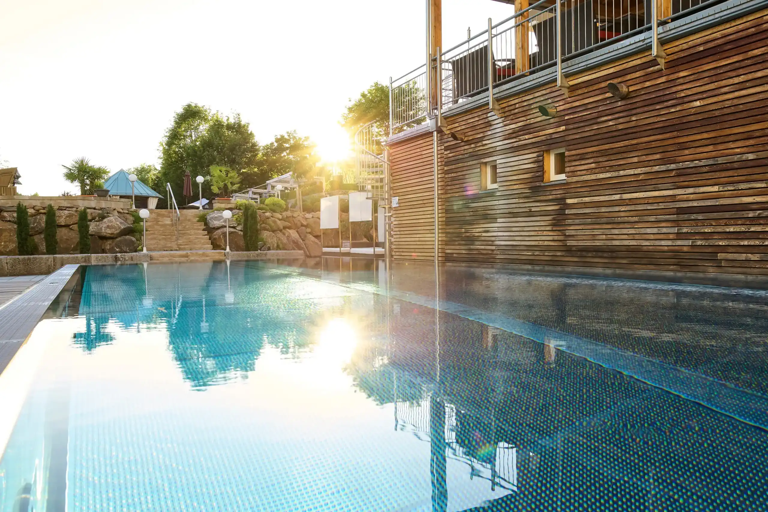 Wellnesshotel-Bodenmaiser-Hof-Pool-001_(1)