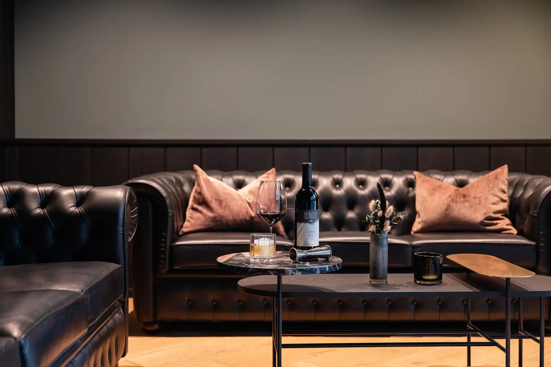 Wellnesshotel-Nesslerhof-Groarl -Salzburg-Nesslerhof-Smoking-Lounge-1-web-21
